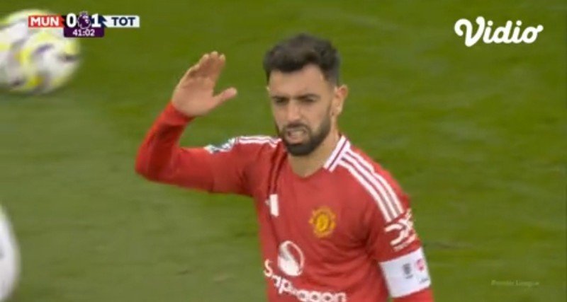 Bruno Fernandes Diganjar Kartu Merah, Manchester United Hancur Lebur