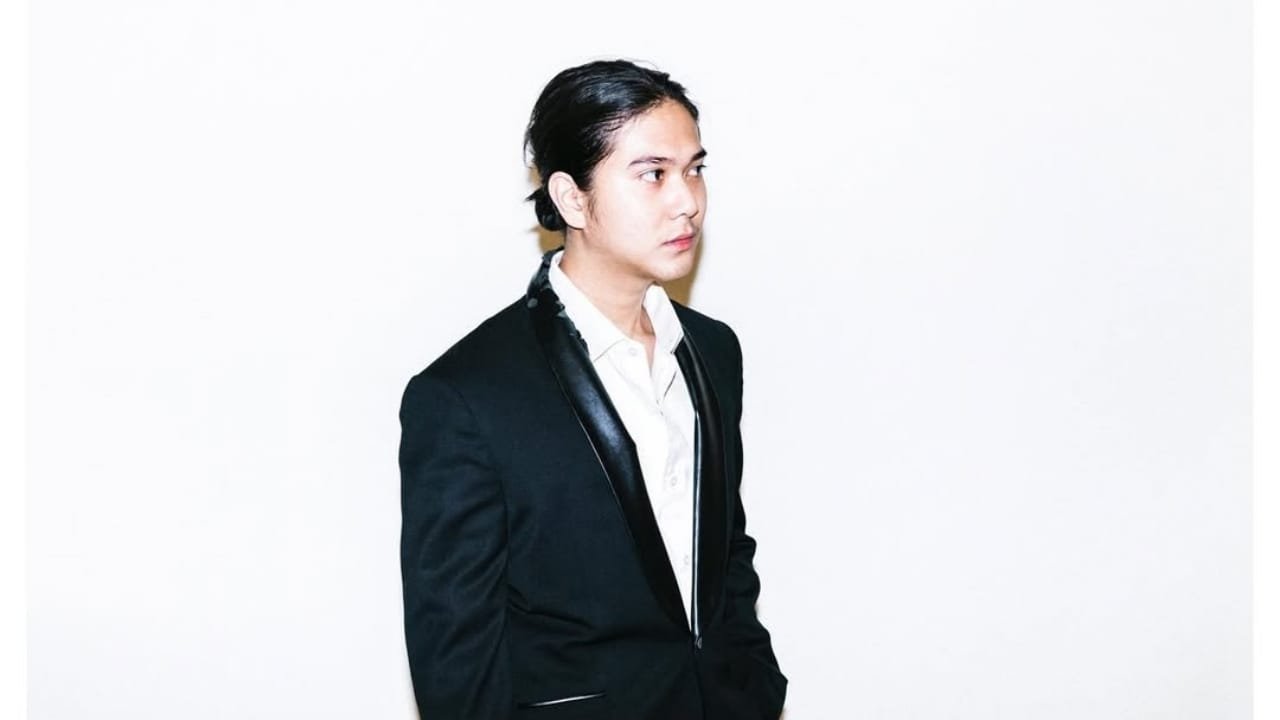 Profil Iqbaal Ramadhan, Pemeran Film Perayaan Mati Rasa