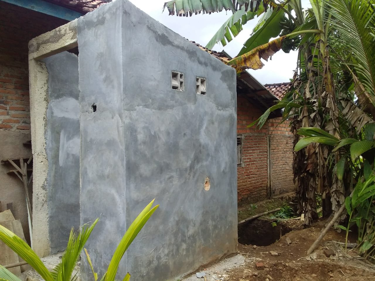 Proyek Septik Tank Dikerjakan CV Aris Putra di Lampura Diduga Mangkrak dan Pengerjaan Asal Jadi