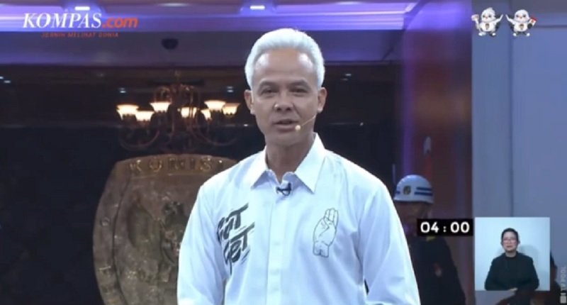 Arti dan Filosofi Tulisan Sat Set dan Tas Tes di Baju Ganjar dan Mahfud Dalam Debat Capres