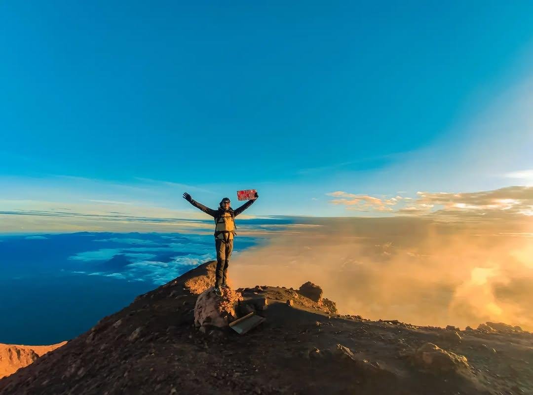 Panduan Lengkap Jalur Pendakian Gunung Kerinci, Tantangan Menuju Atap Sumatera