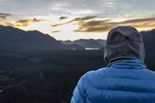 Jangan Salah Pilih! Ini Tips Memilih Jaket Gunung untuk Para Pendaki agar Aman dan Nyaman